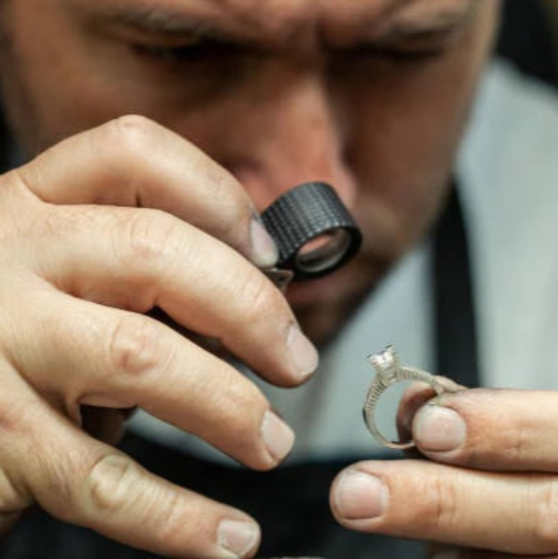 Bench jewellery, quality checking ring.