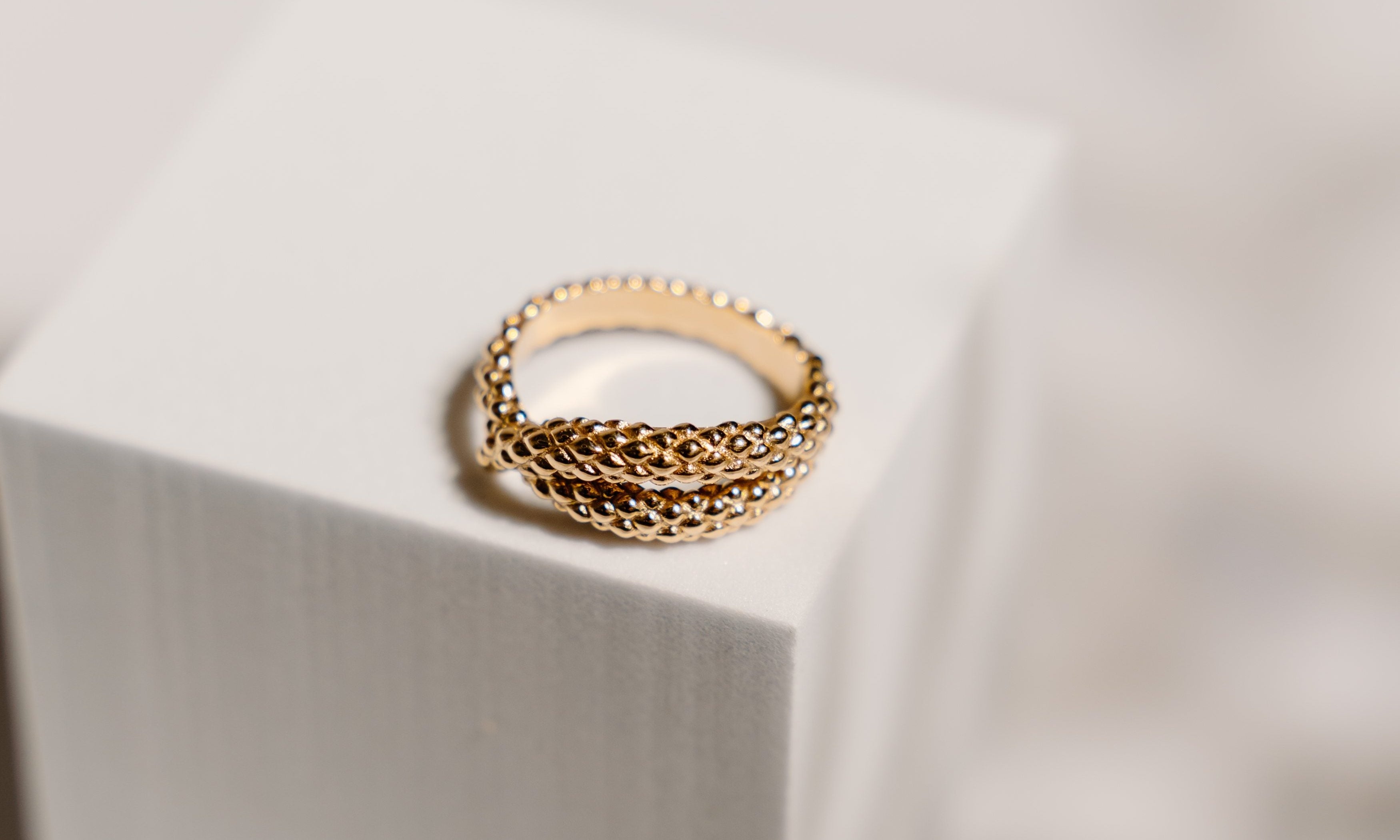 Luci - 9ct Yellow Gold Ring Dada