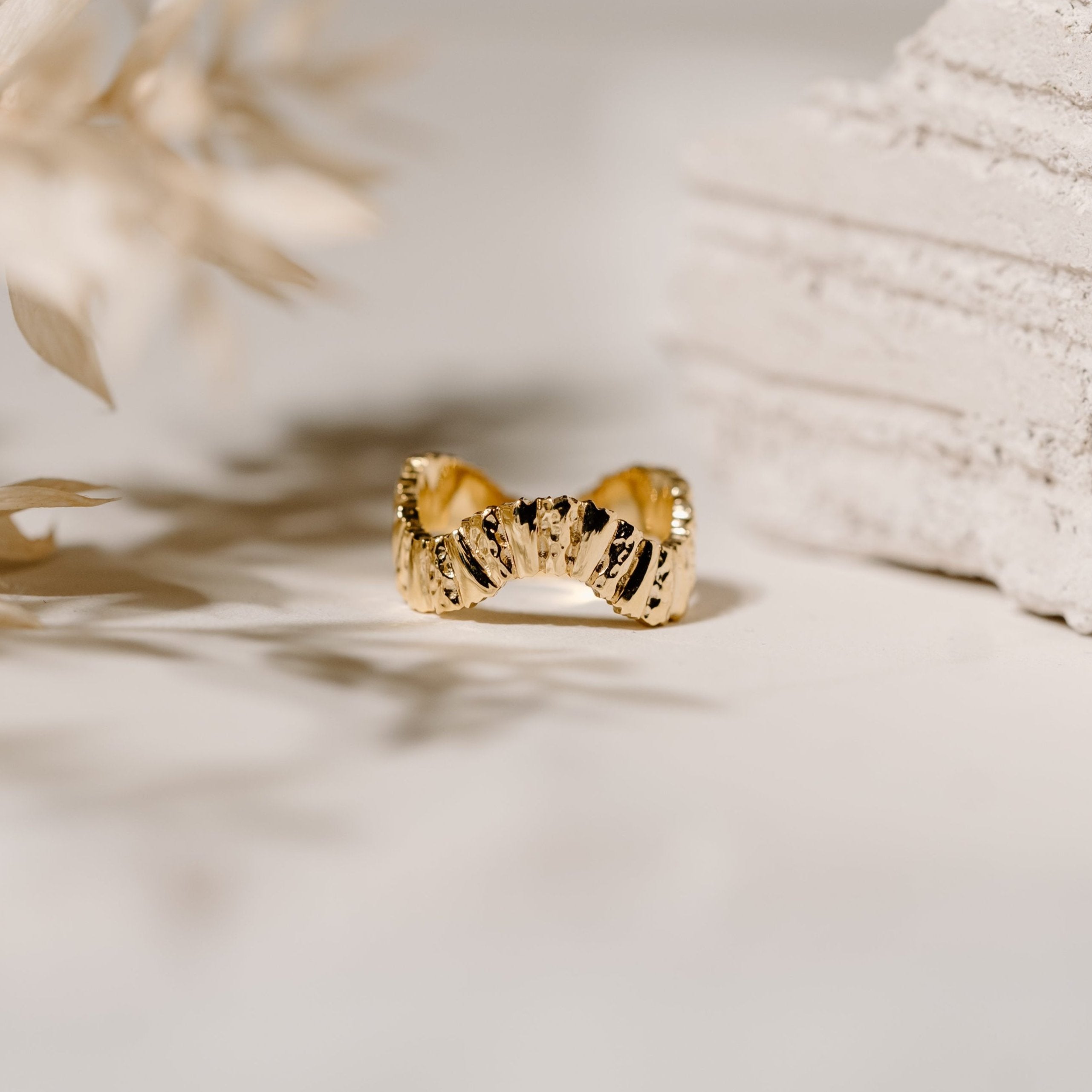 Meseria - 9ct Yellow Gold Ring